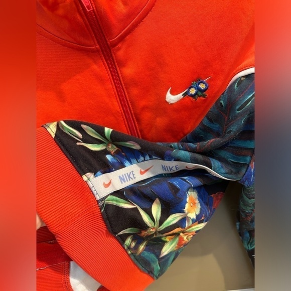 Nike cropped tropical sports jacket - Picture 4 of 7